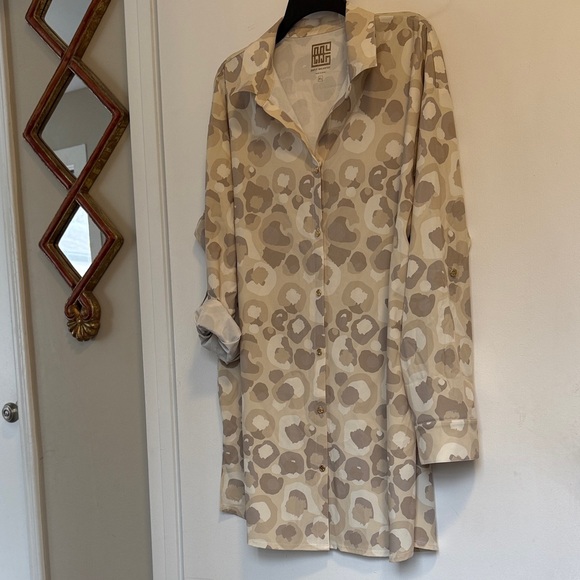 Emily Mccarthy Tops - NWOT Emily McCarthy Beige and Cream Blouse